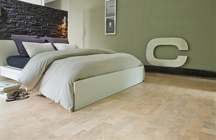 大家心中的軟木地板會不會變形，彈性如何？