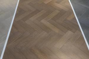 得高尊貴系列Quick-Step三層實(shí)木人字拼花地板 簡(jiǎn)約外衣下的卓越匠心 圖片13