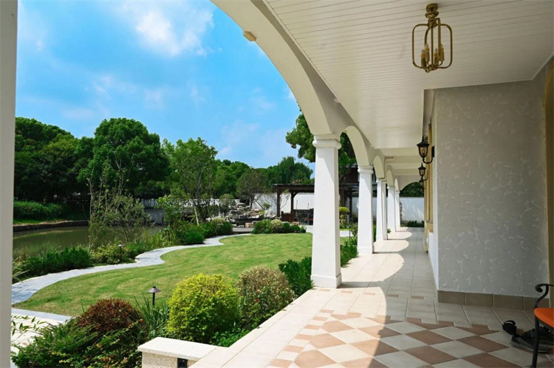 Room Tour|一線臨湖庭院，高階生活的藝術想象 image2