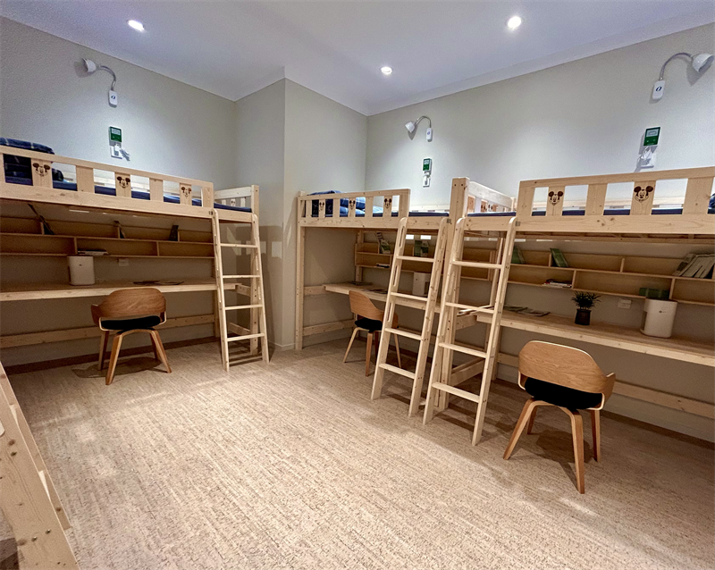 得高補(bǔ)氧學(xué)習(xí)桌亮相第83屆中國(guó)教育裝備展示會(huì)，富氧科技助力青少年智慧成長(zhǎng) 圖片 3