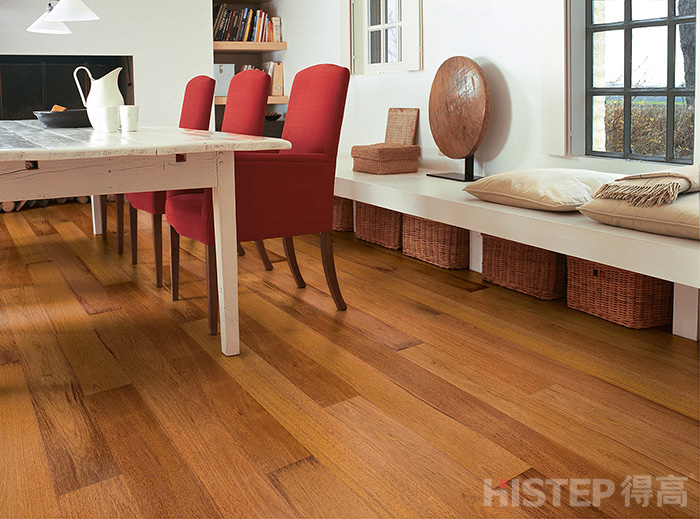 實木復(fù)合地板為什么選擇得高地板牌子？ 三層實木復(fù)合地板2